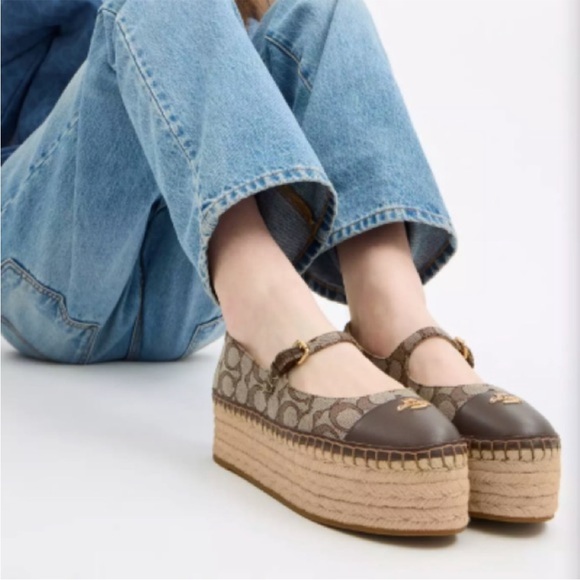 Coach Carmela Espadrille In Signature
Jacquard Women Size 7.5 US - Picture 1 of 9
